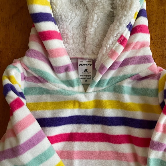 Bundle of Carter’s hoodie top with white undershirts - Picture 2 of 3